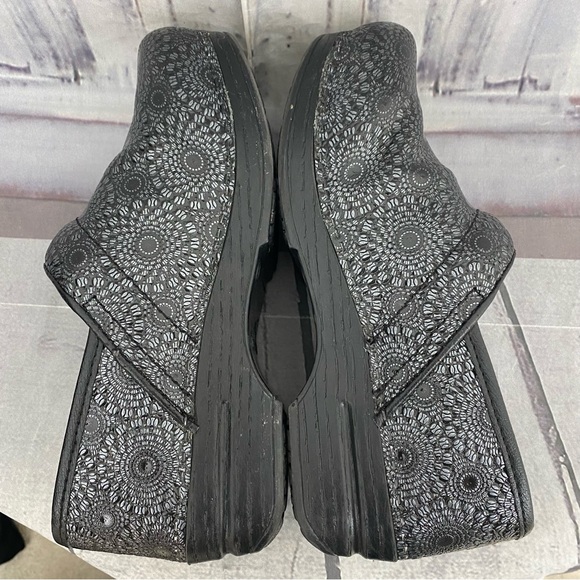 Dansko Sunburst Pewter Black Leather Professional Clogs Shoes Mules 37 6.5-7 - Picture 9 of 13